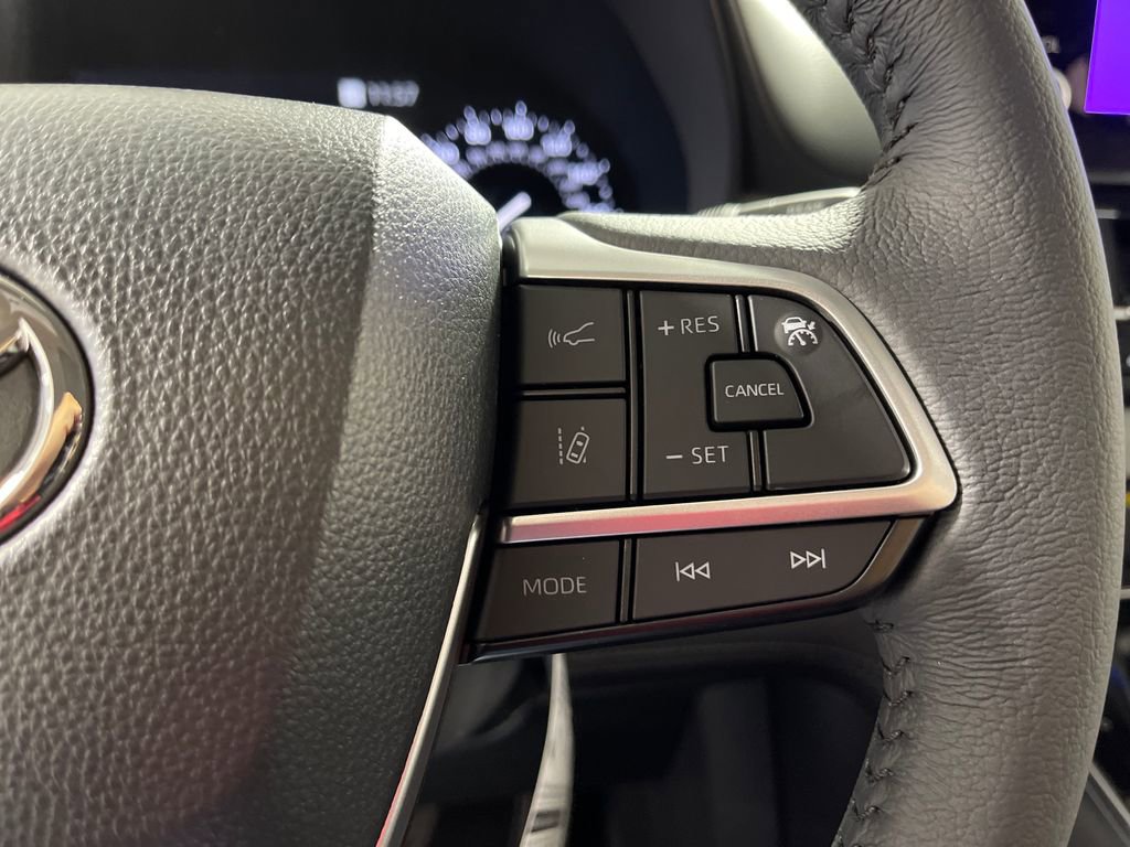 New 2026 Toyota Sienna XLE FWD image 27