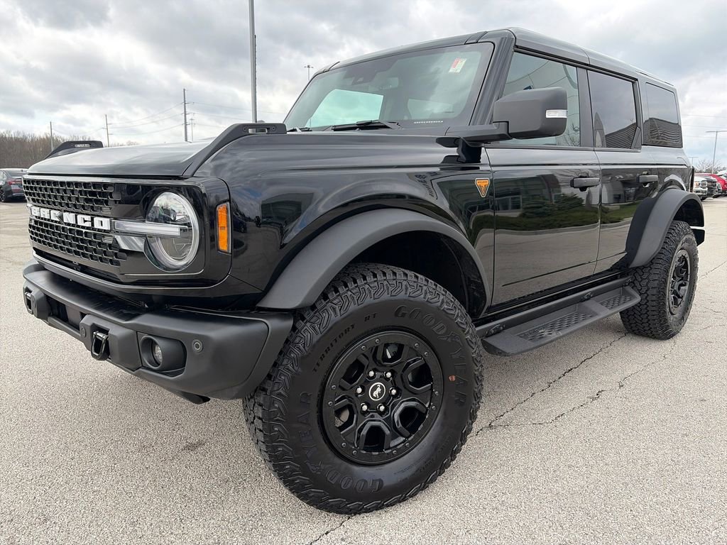 Used 2025 Ford Bronco Badlands AWD/4WD image 3