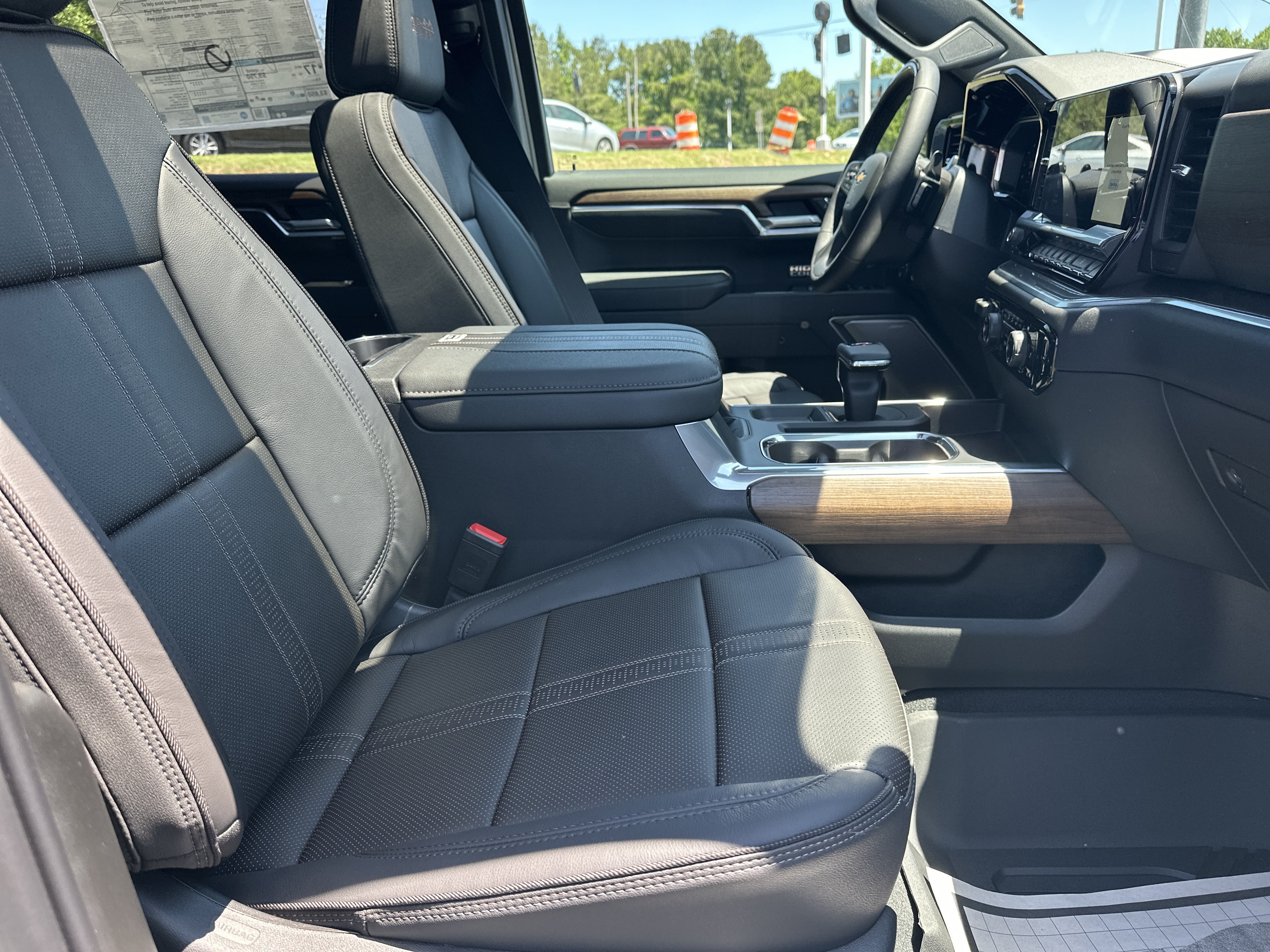 New 2026 Chevrolet Silverado 1500 High Country AWD/4WD image 15