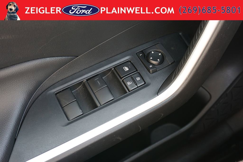 Used 2022 Toyota RAV4 LE AWD/4WD image 26