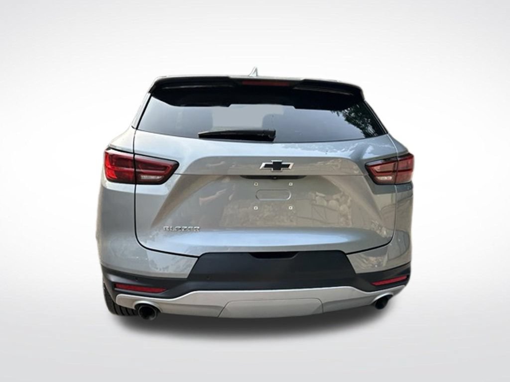 Used 2024 Chevrolet Blazer LT w/ Convenience Package FWD image 5