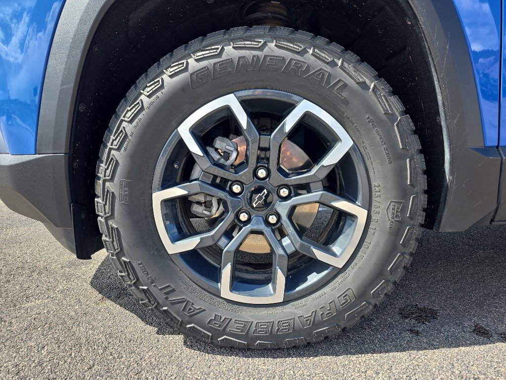 Certified 2025 Chevrolet Equinox ACTIV w/ Safety and Technology Package AWD/4WD image 27