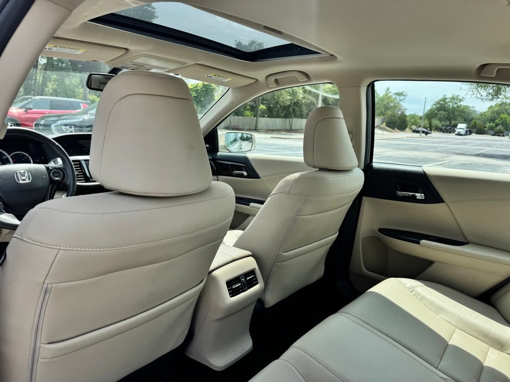 Used 2017 Honda Accord EX-L image 10
