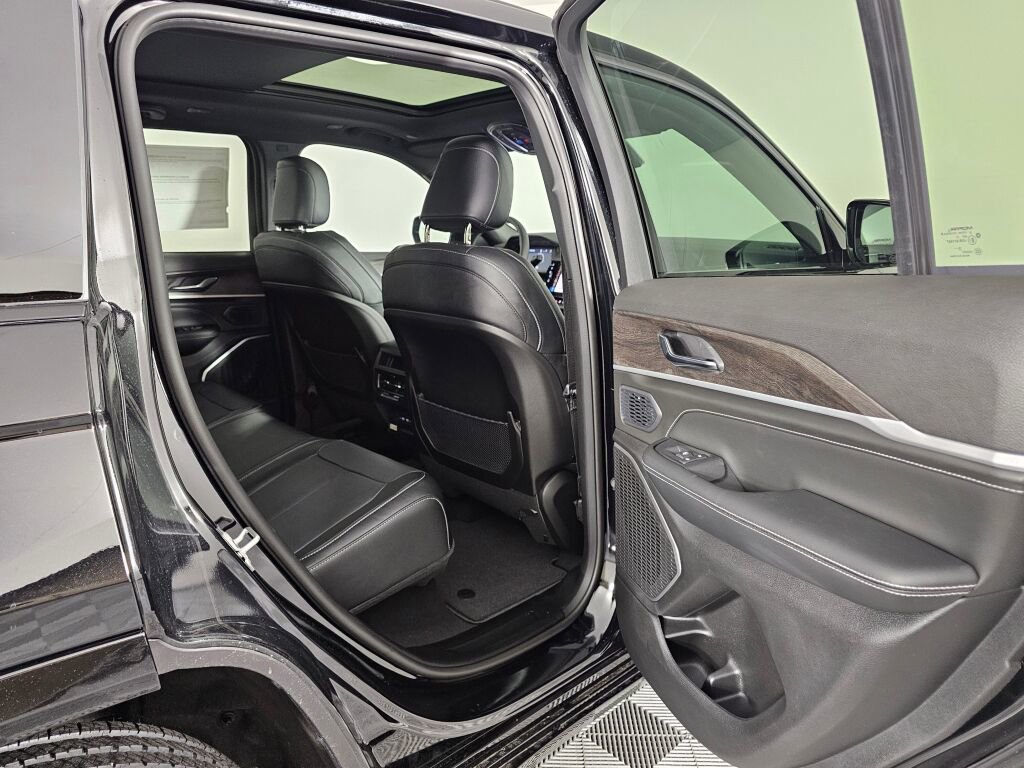 New 2026 Jeep Grand Cherokee Limited image 36