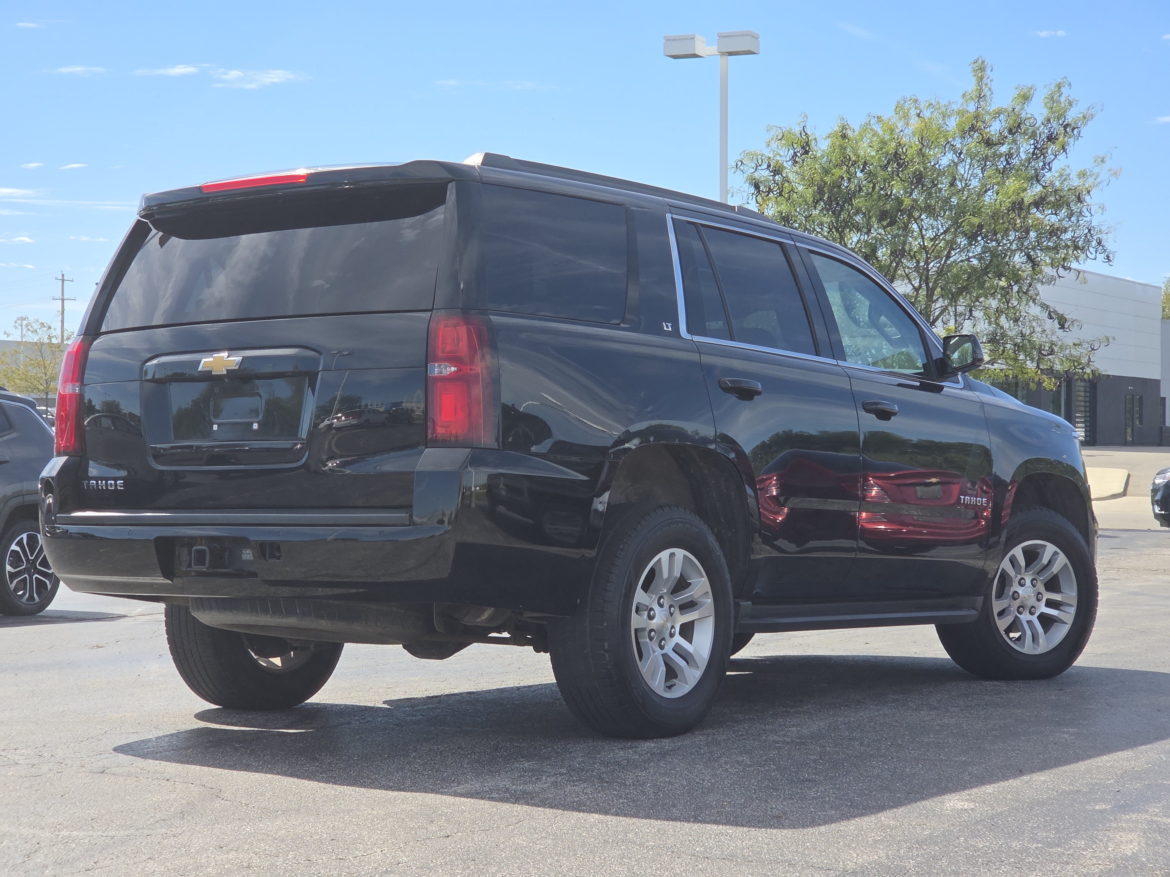 Used 2017 Chevrolet Tahoe LT AWD/4WD image 5