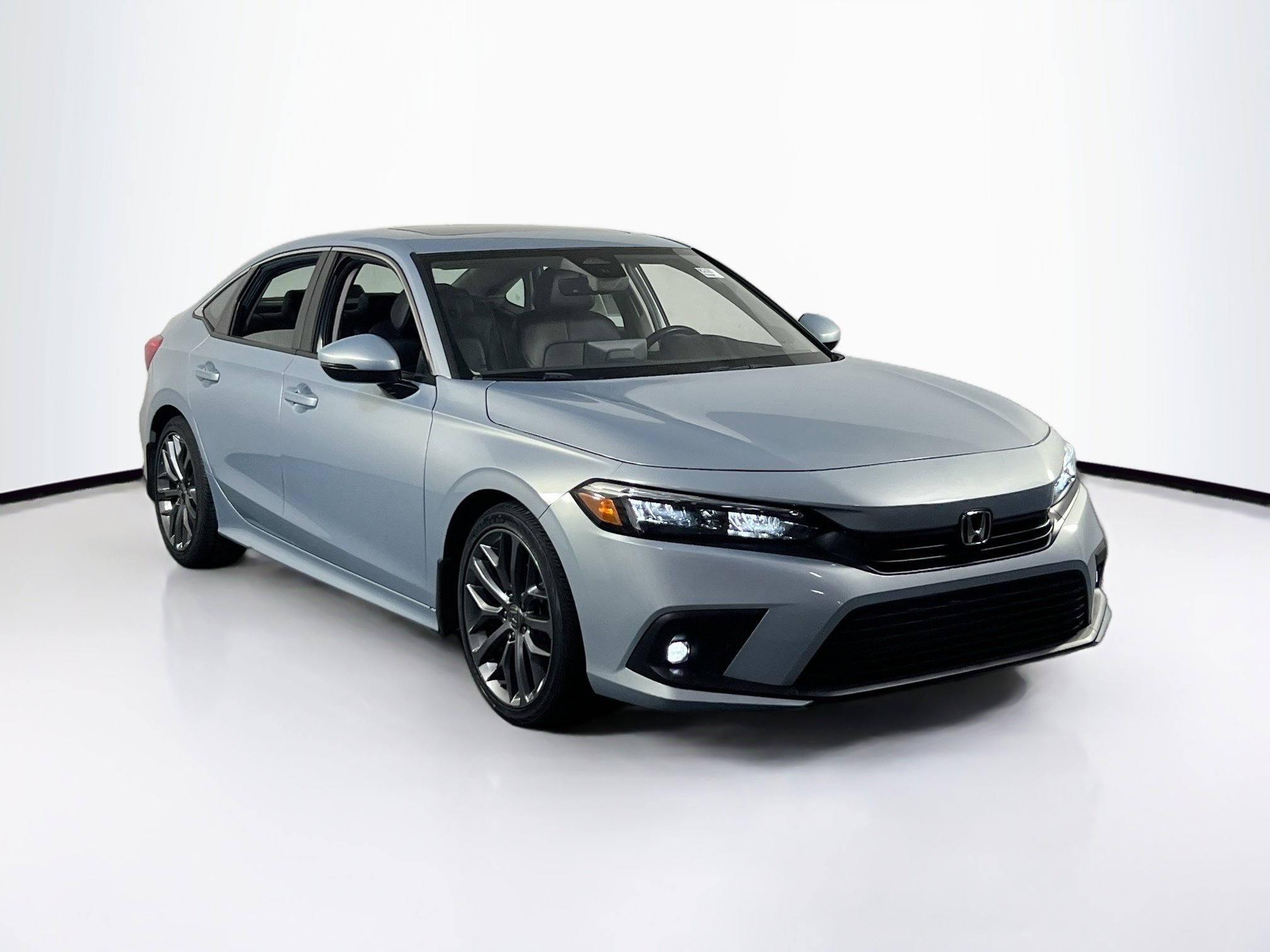 Used 2022 Honda Civic Touring image 3