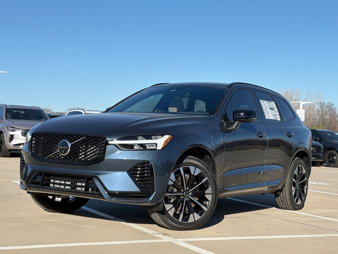 New 2026 Volvo XC60 T8 Plus w/ Protection Package Premier video 2