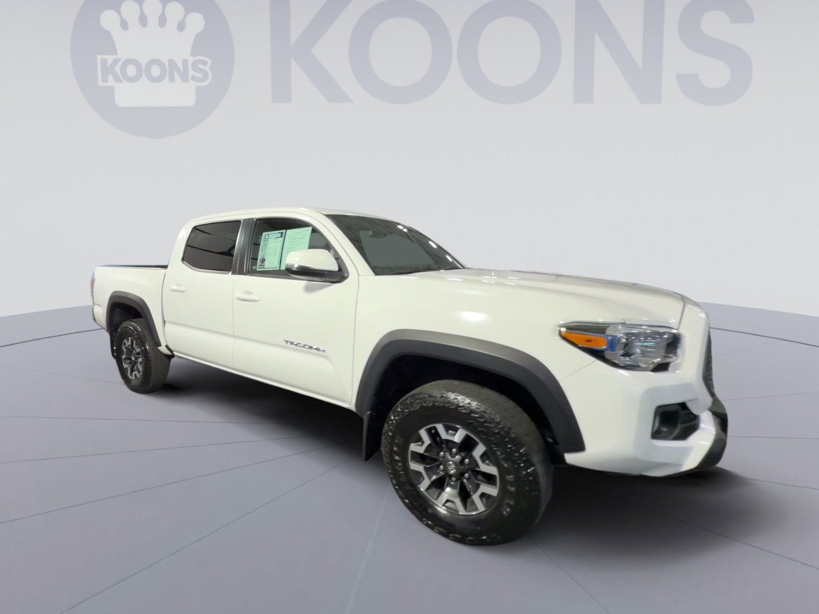 Used 2022 Toyota Tacoma TRD Off-Road AWD/4WD image 2