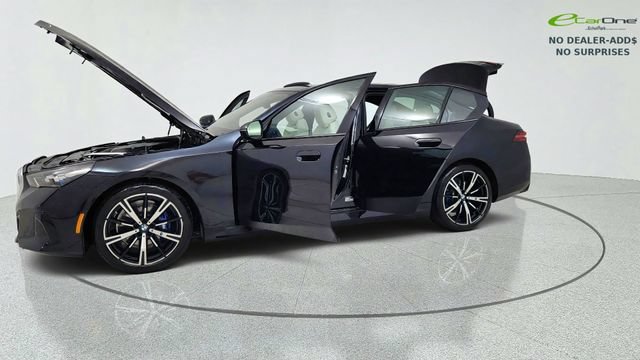 Used 2027 BMW 530i w/ M Sport Package RWD image 14