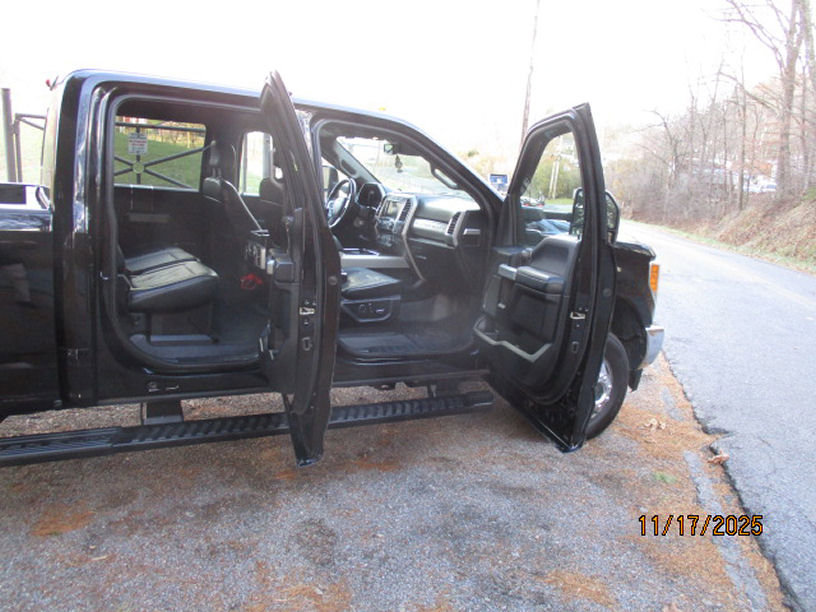 Used 2017 Ford F350 Lariat w/ Tow Technology Bundle image 14