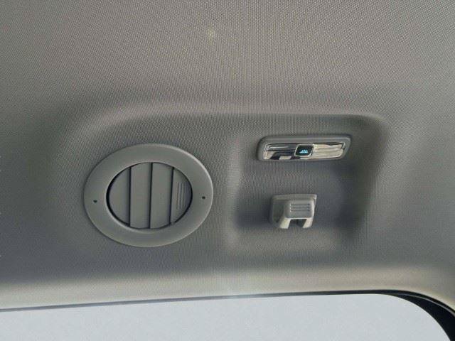 Used 2024 Ford Explorer XLT w/ Equipment Group 202A RWD image 44