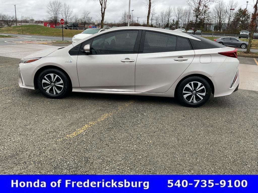 Used 2019 Toyota Prius Prime Plus FWD image 3