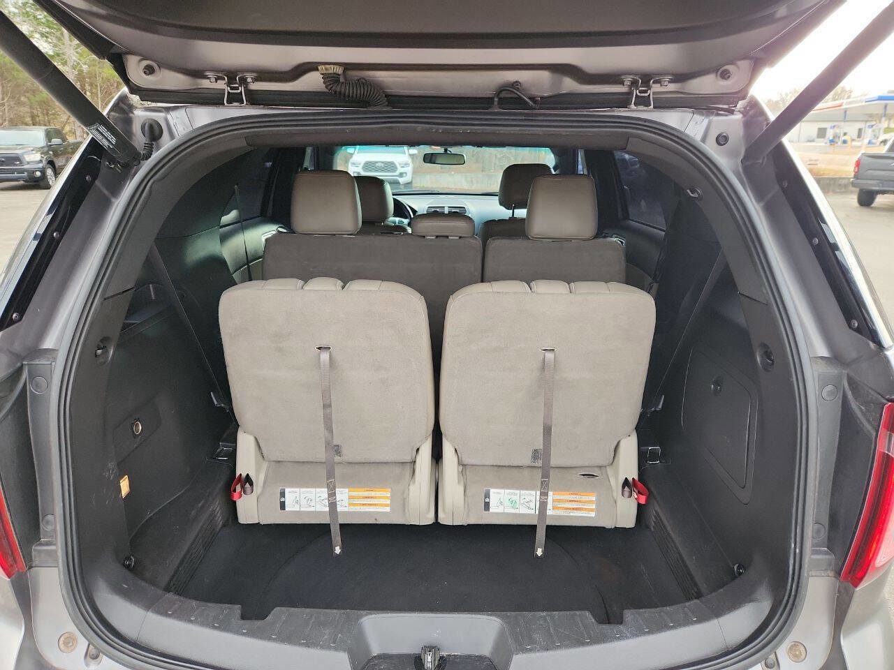 Used 2014 Ford Explorer XLT w/ Equipment Group 202A image 19