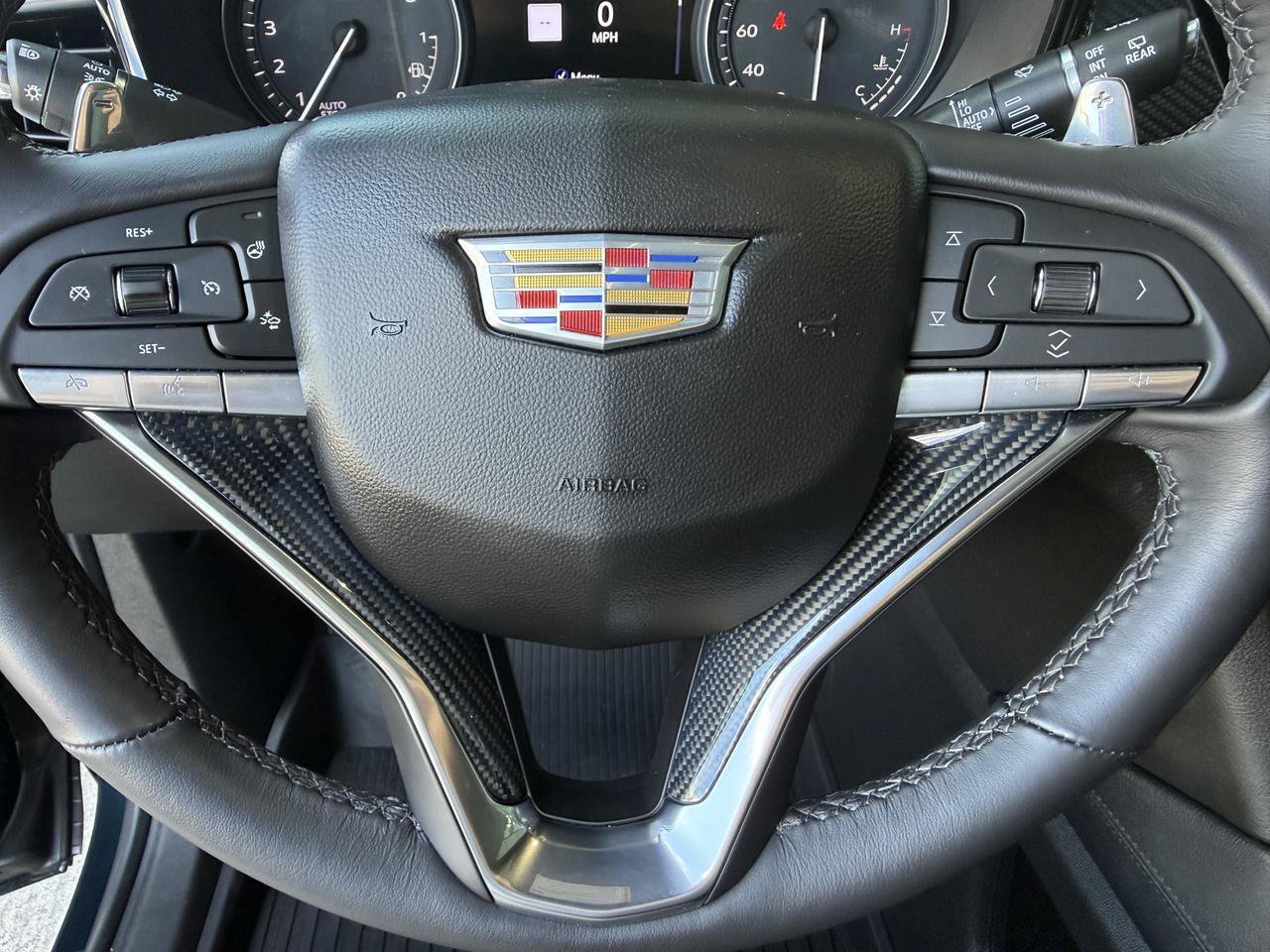 Used 2024 Cadillac XT6 Sport w/ Technology Package AWD/4WD image 17