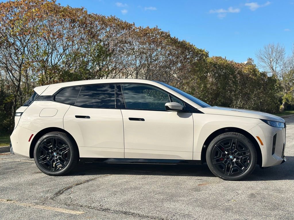 New 2026 BMW iX xDrive60 w/ M Sport Package AWD/4WD image 8