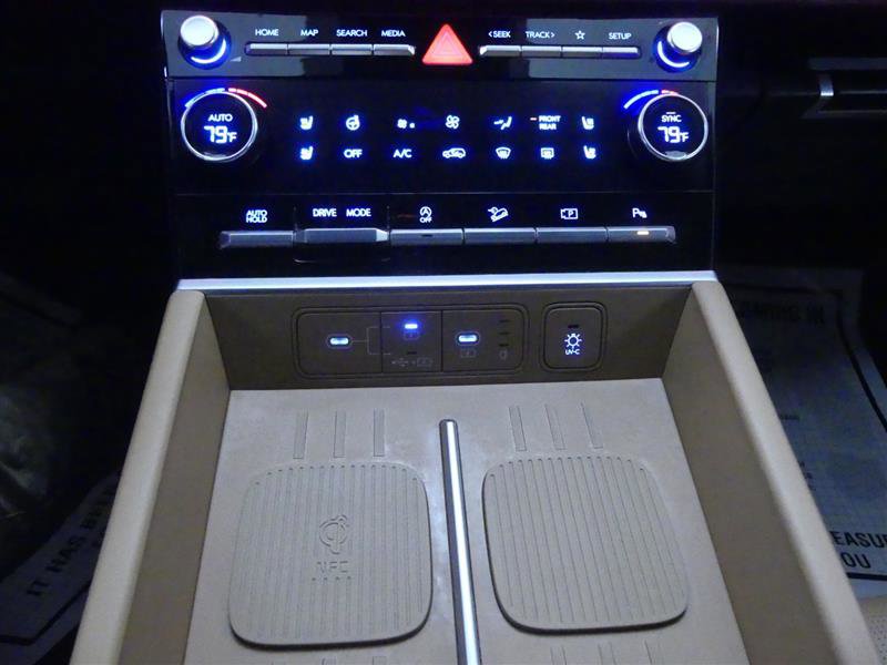 Used 2024 Hyundai Santa Fe Limited image 18