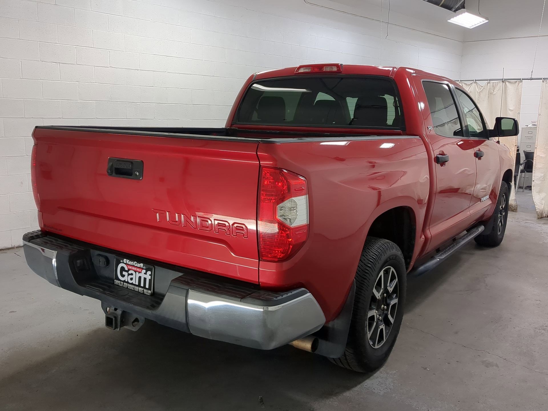 Used 2017 Toyota Tundra SR5 w/ TRD Off Road Package image 3
