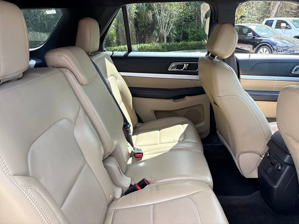 Used 2017 Ford Explorer XLT w/ Equipment Group 202A image 29