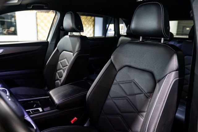 Used 2025 Volkswagen Atlas Cross Sport SE AWD/4WD image 10