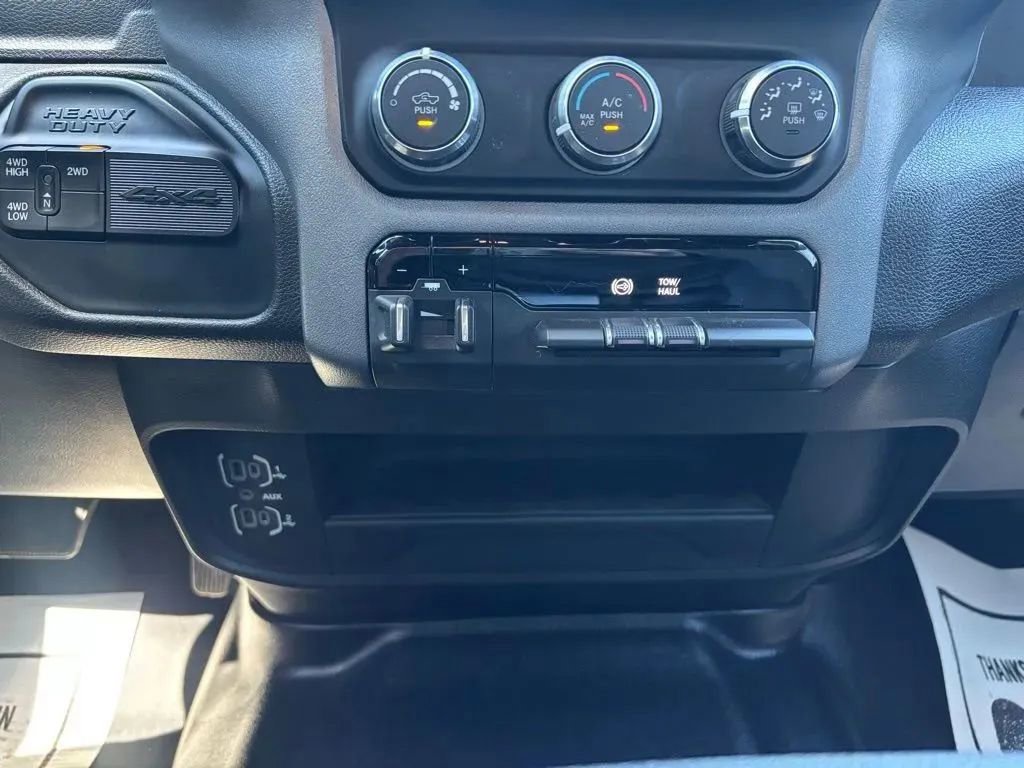 Used 2024 RAM 3500 Big Horn AWD/4WD image 18