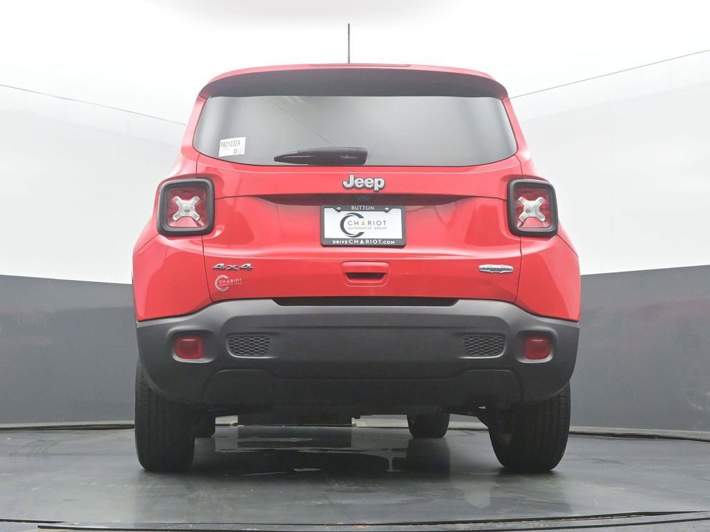 Used 2020 Jeep Renegade Latitude w/ Cold Weather Group AWD/4WD image 47