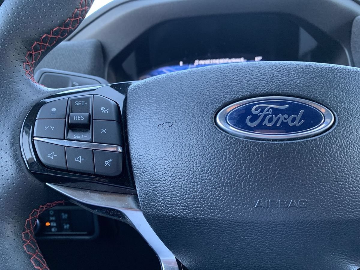 Used 2025 Ford Explorer ST-Line AWD/4WD image 19