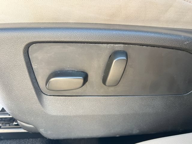 Used 2023 Buick Envision Preferred FWD image 37