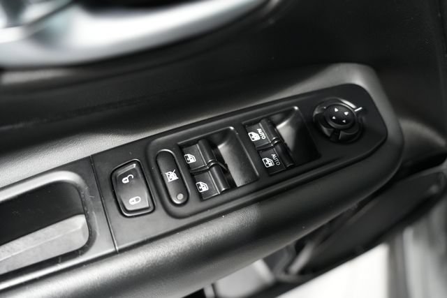Used 2019 Jeep Renegade Altitude w/ Quick Order Package 2XM AWD/4WD image 11