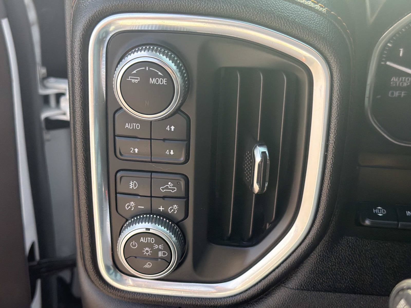 Certified 2020 GMC Sierra 1500 AT4 w/ AT4 Premium Package AWD/4WD image 14