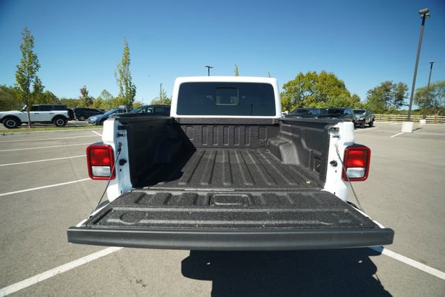 New 2025 Jeep Gladiator Sport image 16