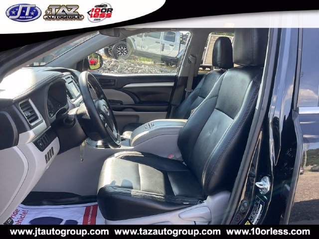 Used 2017 Toyota Highlander LE FWD image 10