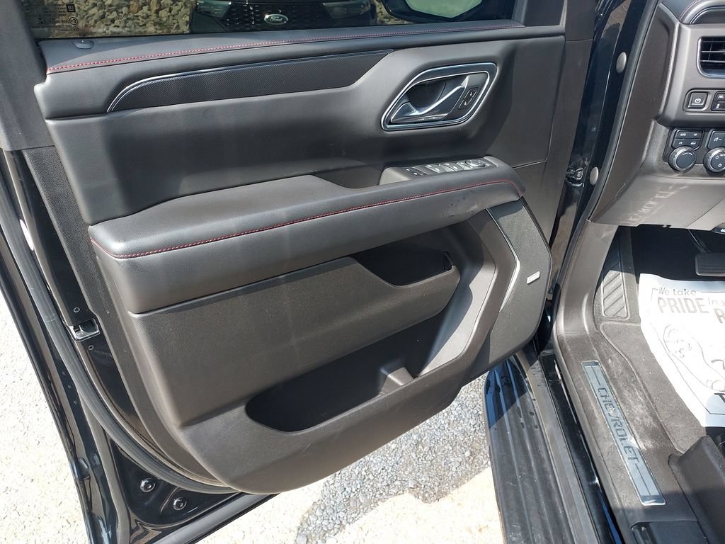 Used 2021 Chevrolet Suburban RST w/ Luxury Package AWD/4WD image 12
