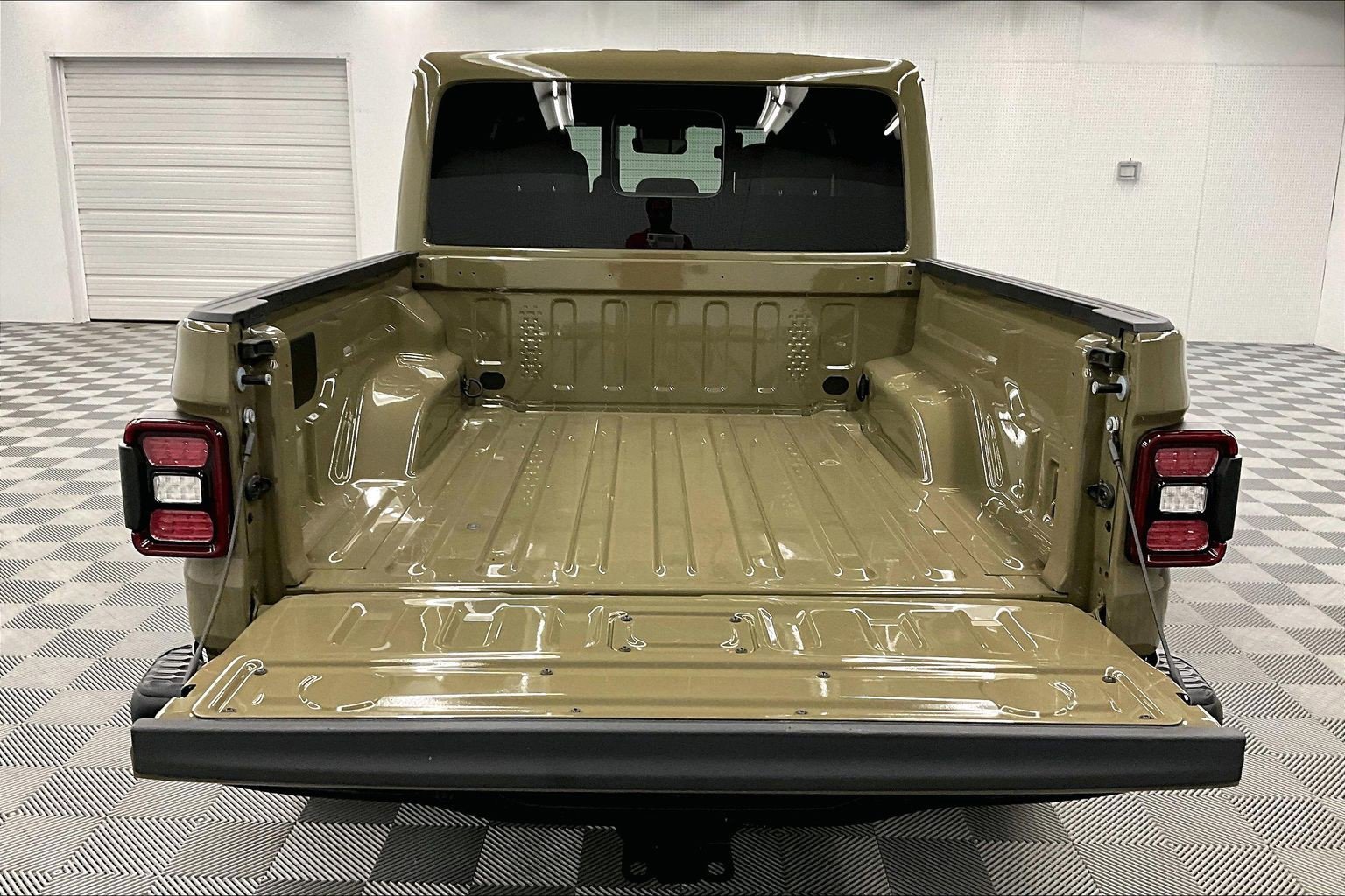 Used 2025 Jeep Gladiator Mojave AWD/4WD image 31
