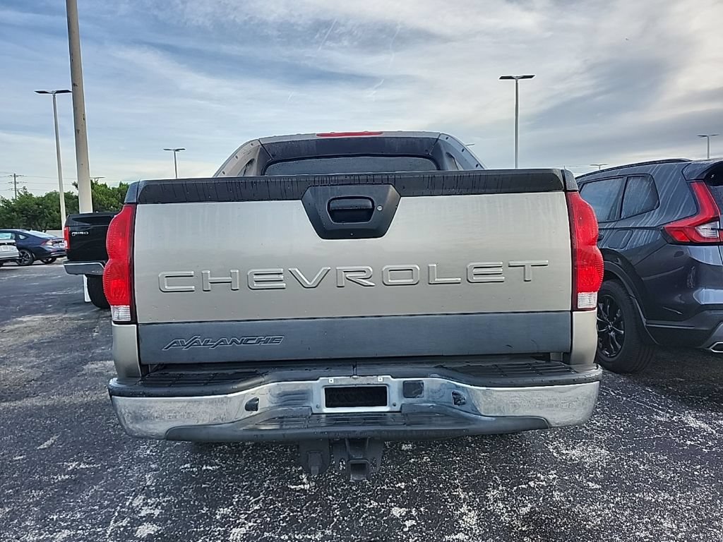 Used 2003 Chevrolet Avalanche 2WD image 3