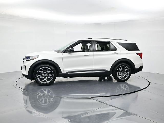 Certified 2025 Ford Explorer Platinum w/ Ultimate Package image 6