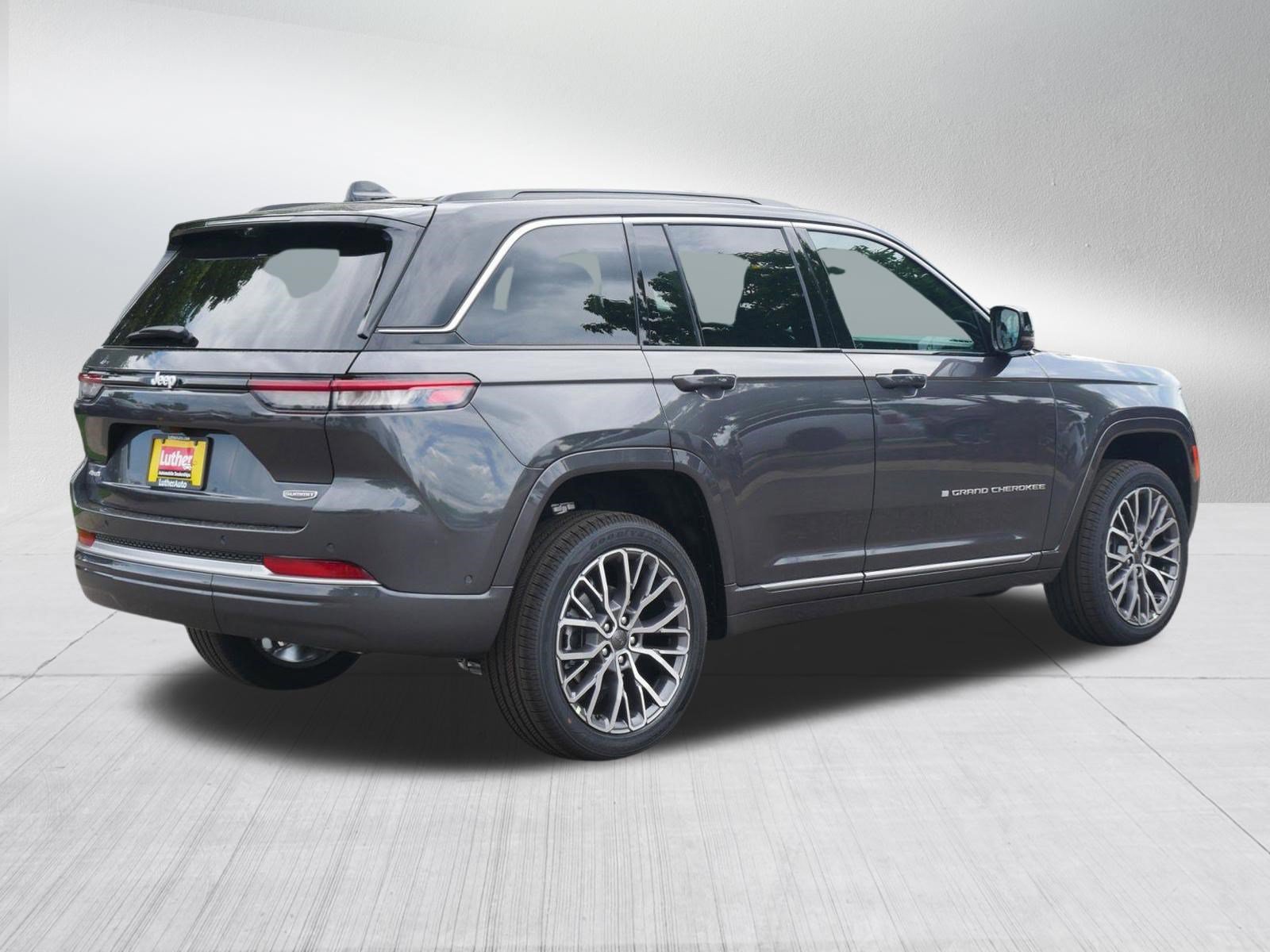 New 2026 Jeep Grand Cherokee Summit AWD/4WD image 7