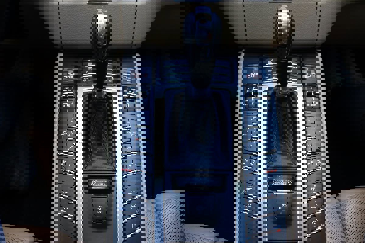 Used 2018 Porsche Macan image 23