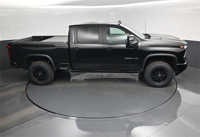 Used 2024 Chevrolet Silverado 2500 ZR2 w/ Technology Package image 52