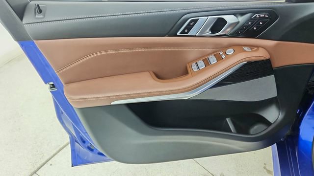 Used 2025 BMW X7 M60i image 40