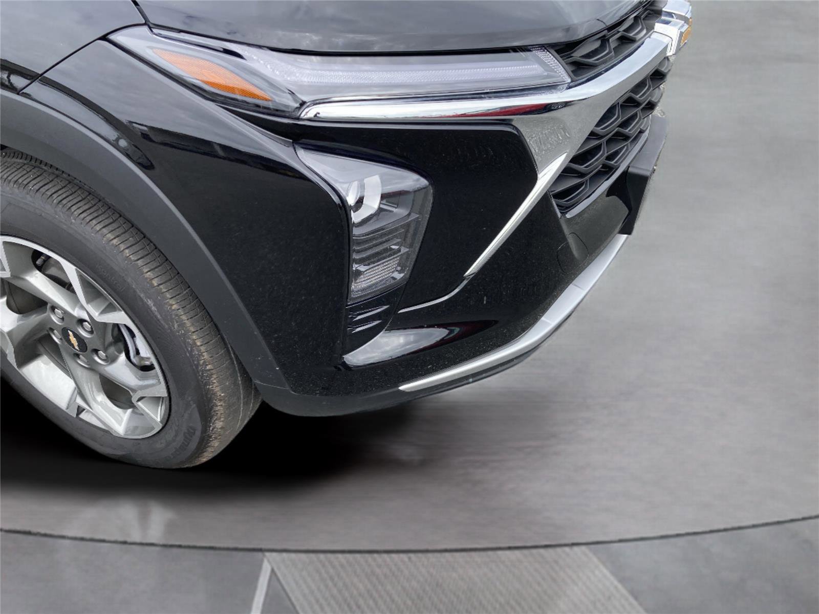 Used 2025 Chevrolet Trax LT w/ LT Convenience Package image 33