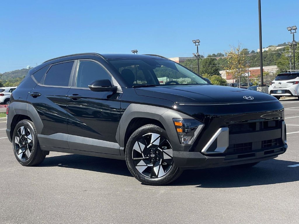 Certified 2025 Hyundai Kona SEL FWD image 1