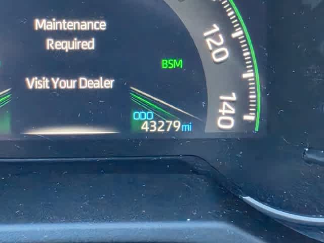 Used 2024 Toyota RAV4 XLE FWD image 8