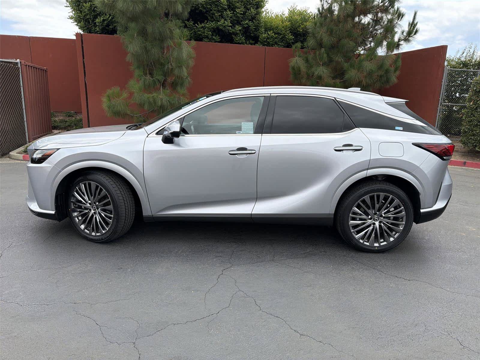 Used 2024 Lexus RX 450h AWD w/ Convenience Package image 3