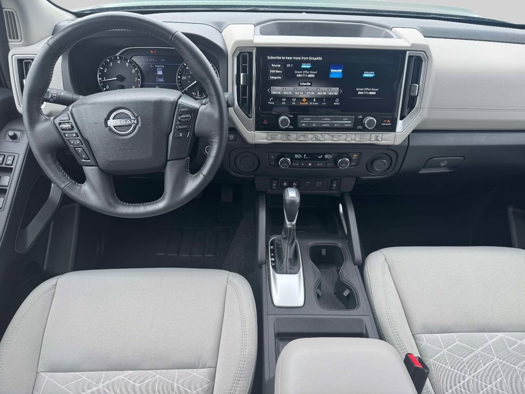 Used 2025 Nissan Frontier SV w/ SV Convenience Package RWD image 12