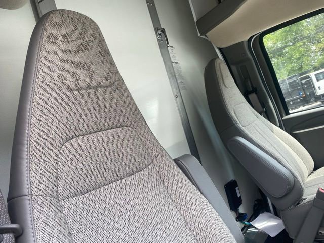 New 2025 Chevrolet Express 4500 w/ Power Convenience Package image 31