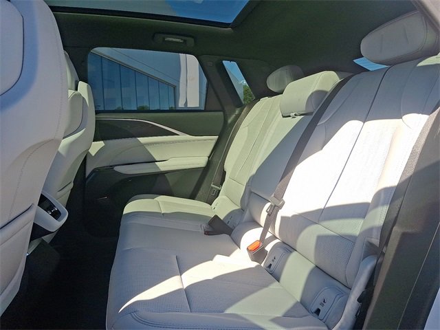 New 2026 Cadillac Lyriq Luxury image 8