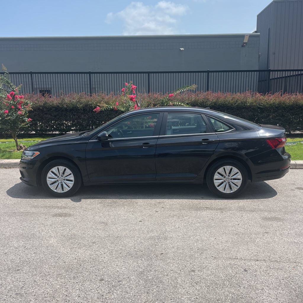 Used 2019 Volkswagen Jetta S w/ Driver Assistance Package FWD image 2