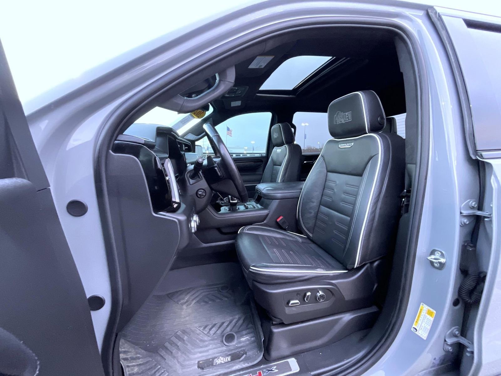 Certified 2024 GMC Sierra 1500 AT4X w/ AT4X AEV Edition image 10