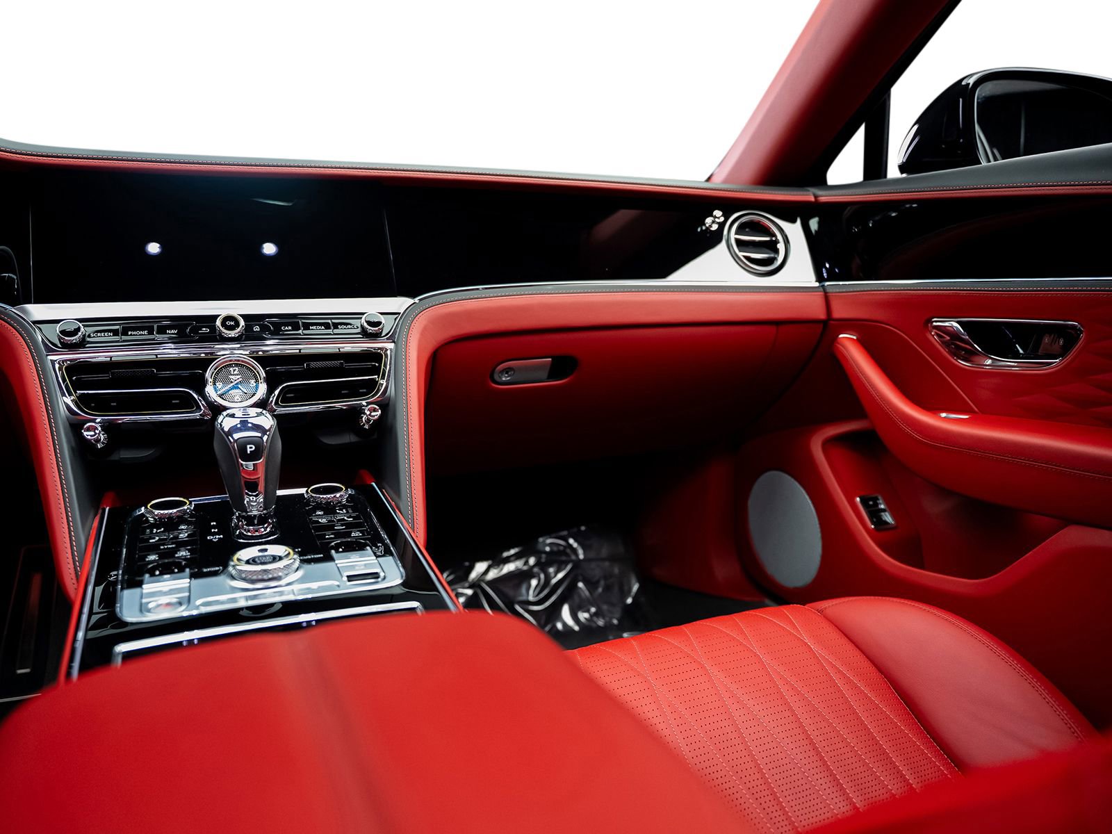 Used 2022 Bentley Flying Spur V8 image 42