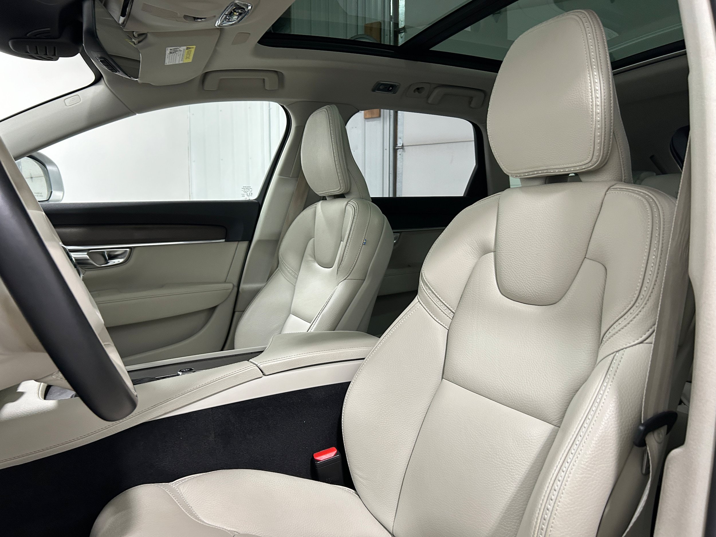 Used 2020 Volvo V90 T6 Cross Country AWD/4WD image 25